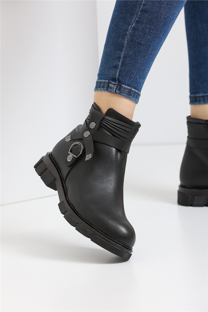 Women's Buckle Boots L002 - Black #364370