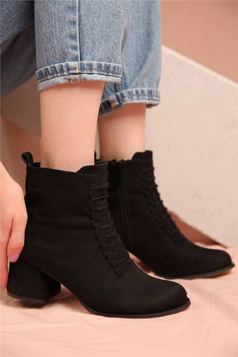 Botas Femininas em Camurça - Pretas 298080