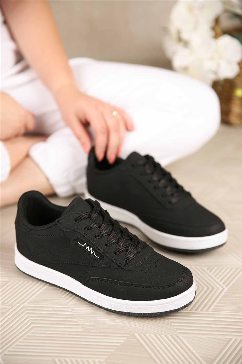 Sneakers da donna - Nero con bianco 304408