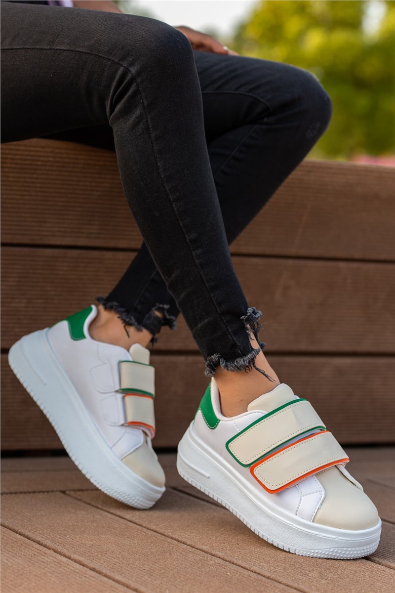 Ženske sportske cipele na čičak - bijele sa zelenim #362981