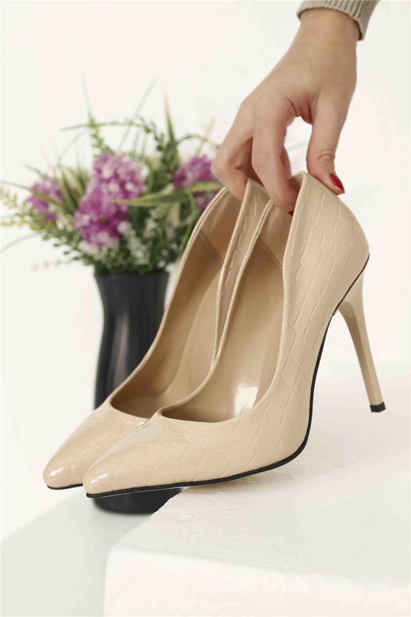 Elegant women's shoes - Light beige #324749