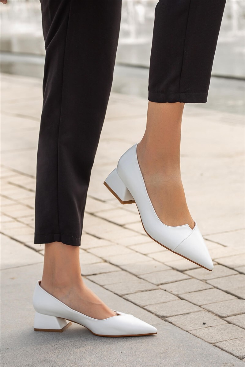 Women's Elegant Wide Heel Shoes - White #363042