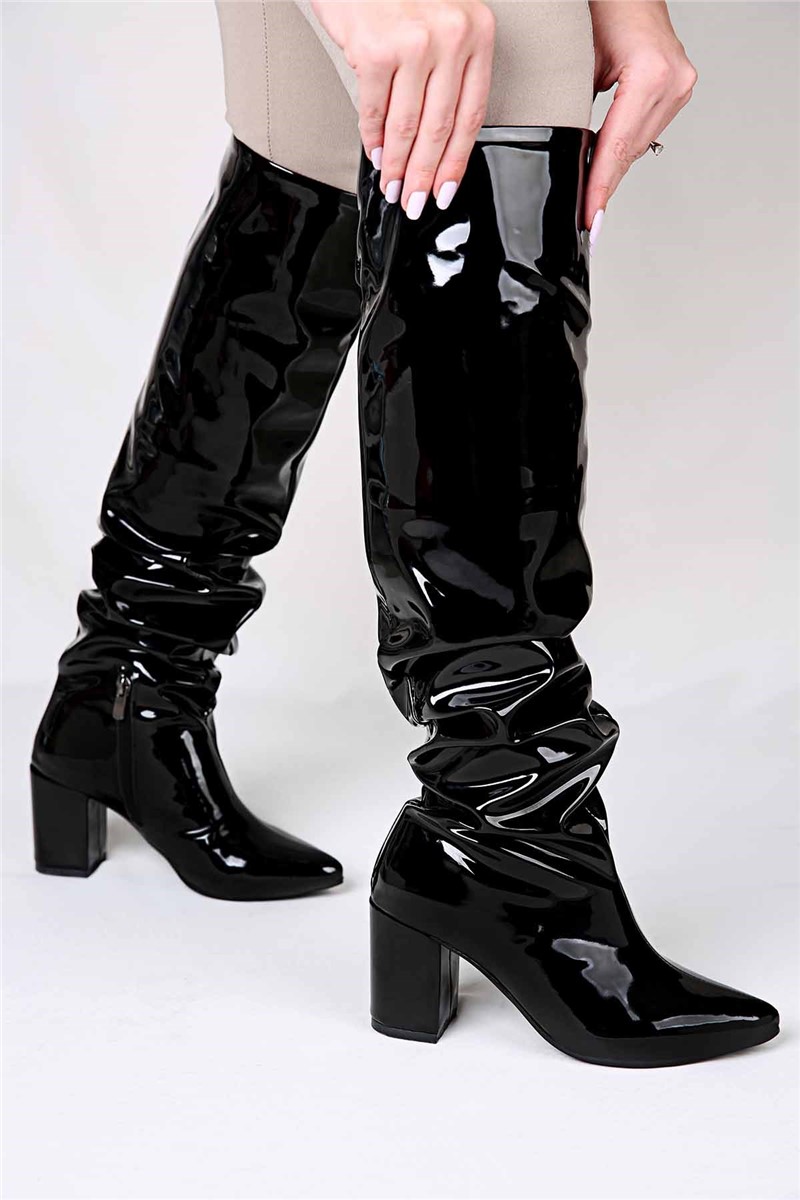 Botas femininas de couro envernizado - pretas #319851