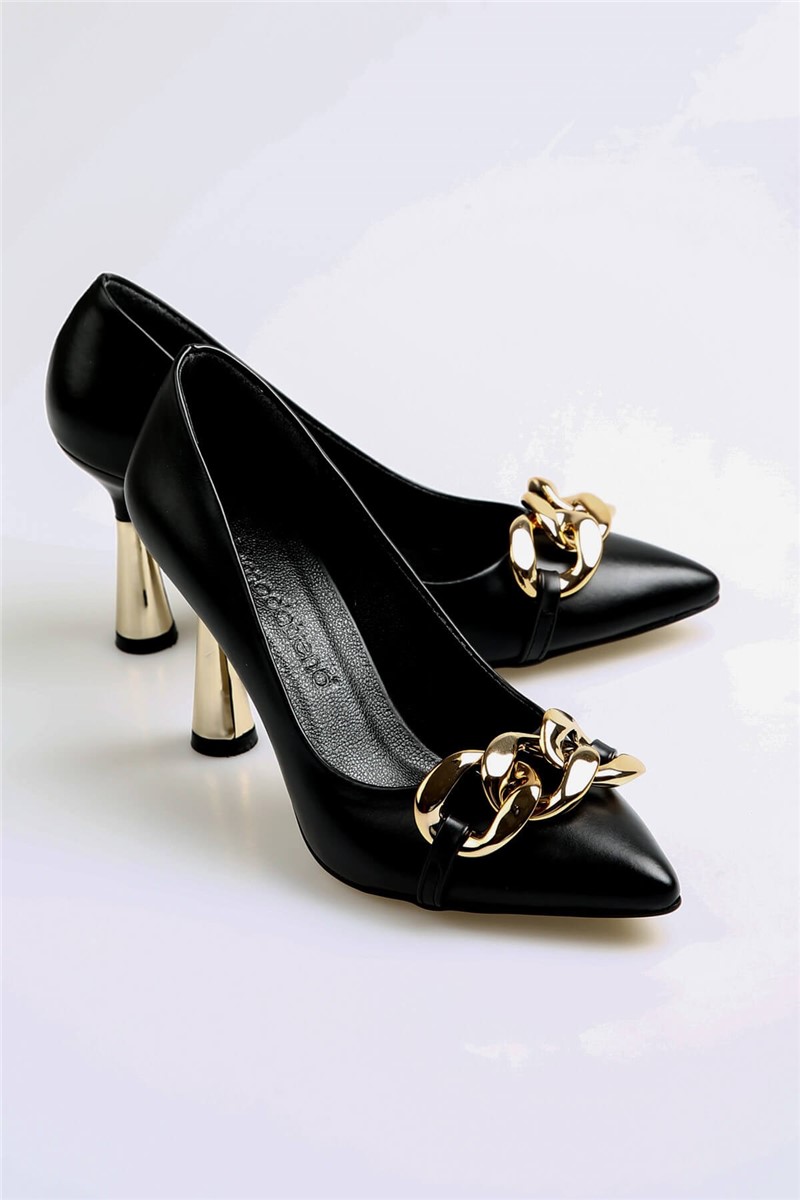 Sapatos femininos com elemento decorativo - Preto #369546