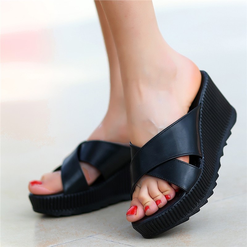 Women's Full Sole Slippers - Black #383643