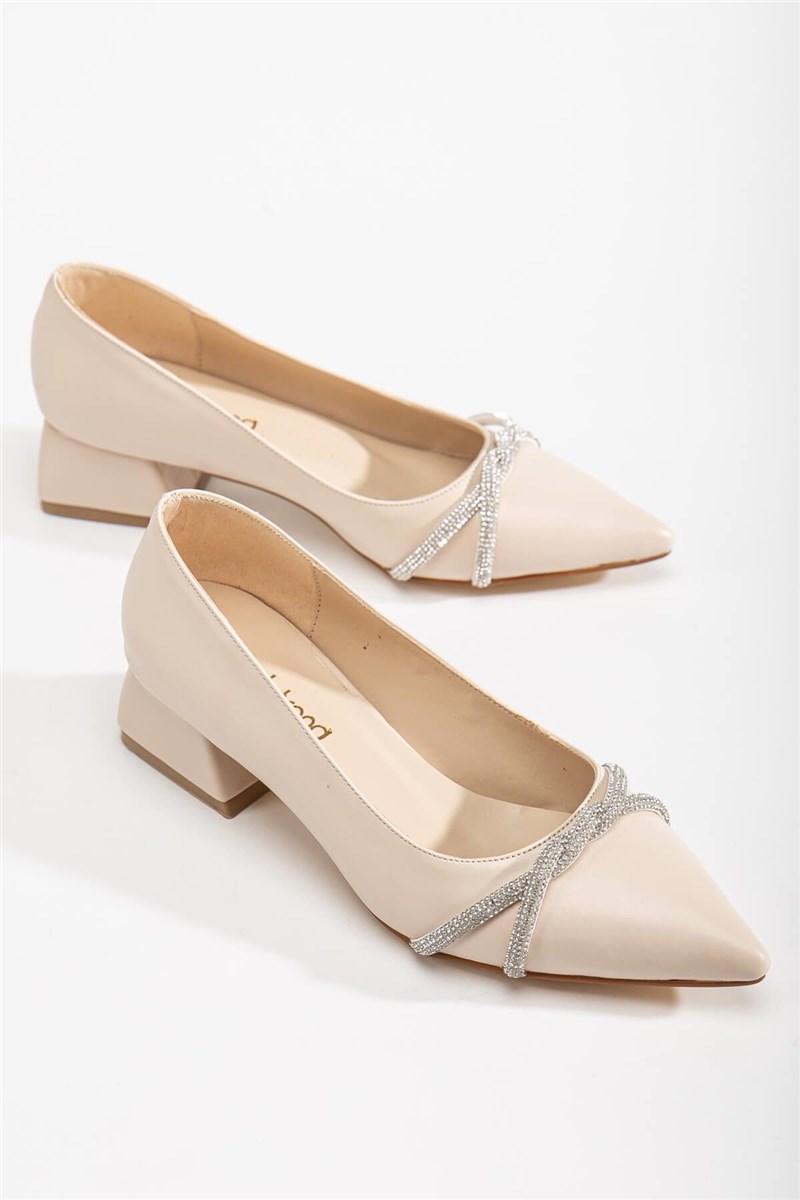 Sapatos femininos com pedras decorativas - Bege claro #405865