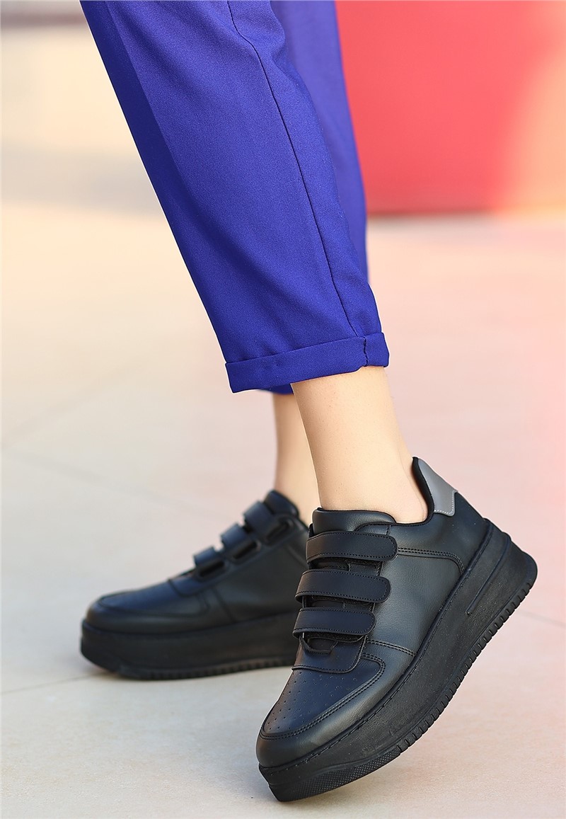 Ženske sportske cipele na čičak - crne #370108