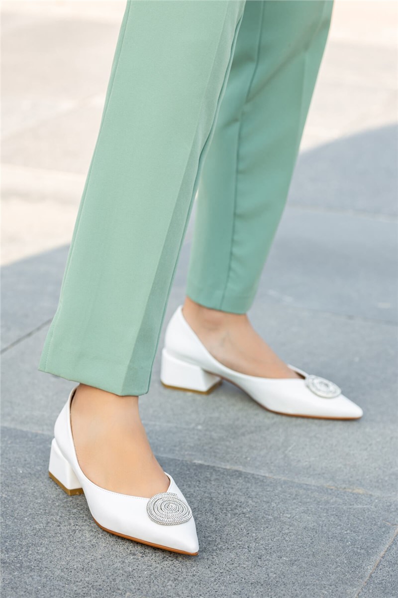 Ženske elegantne cipele s kamenčićima - bijele #362945
