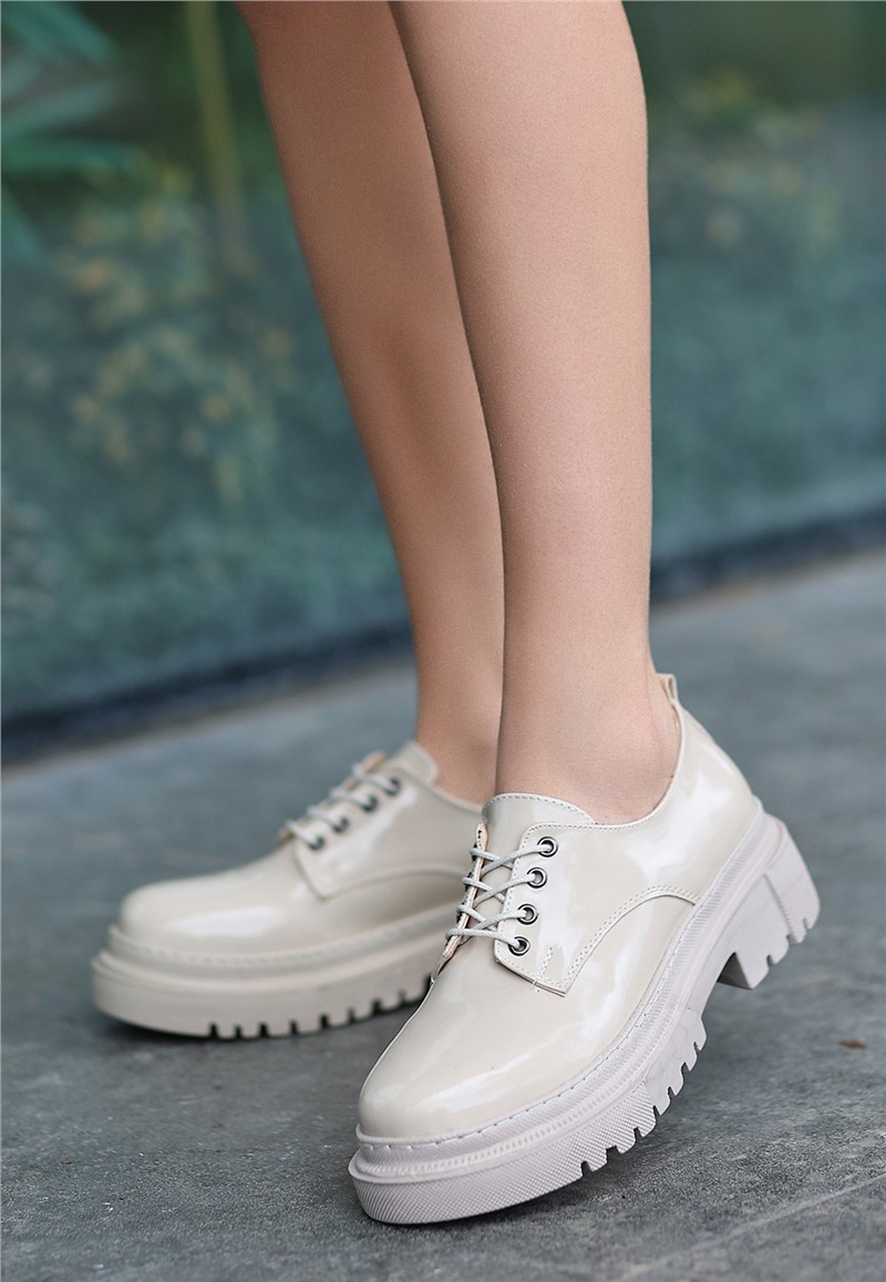 Sapatos femininos de couro envernizado com cadarços - Bege Claro #382245