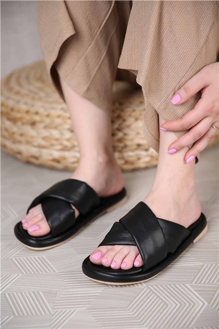 Modatrend Pantofole da donna - Nero 306932