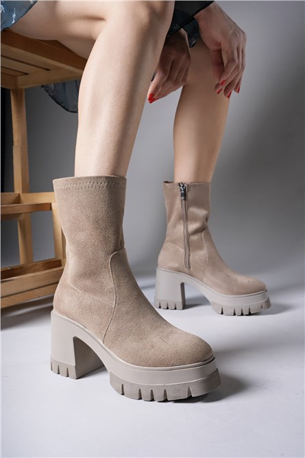 Stivali con plateau in pelle scamosciata da donna 0012634 - Colore visone #410077 Stivali con plateau in pelle scamosciata da donna 0012634 - Colore visone #410077