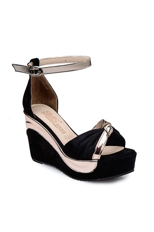 Elegantní dámské sandály na platformě 2220956