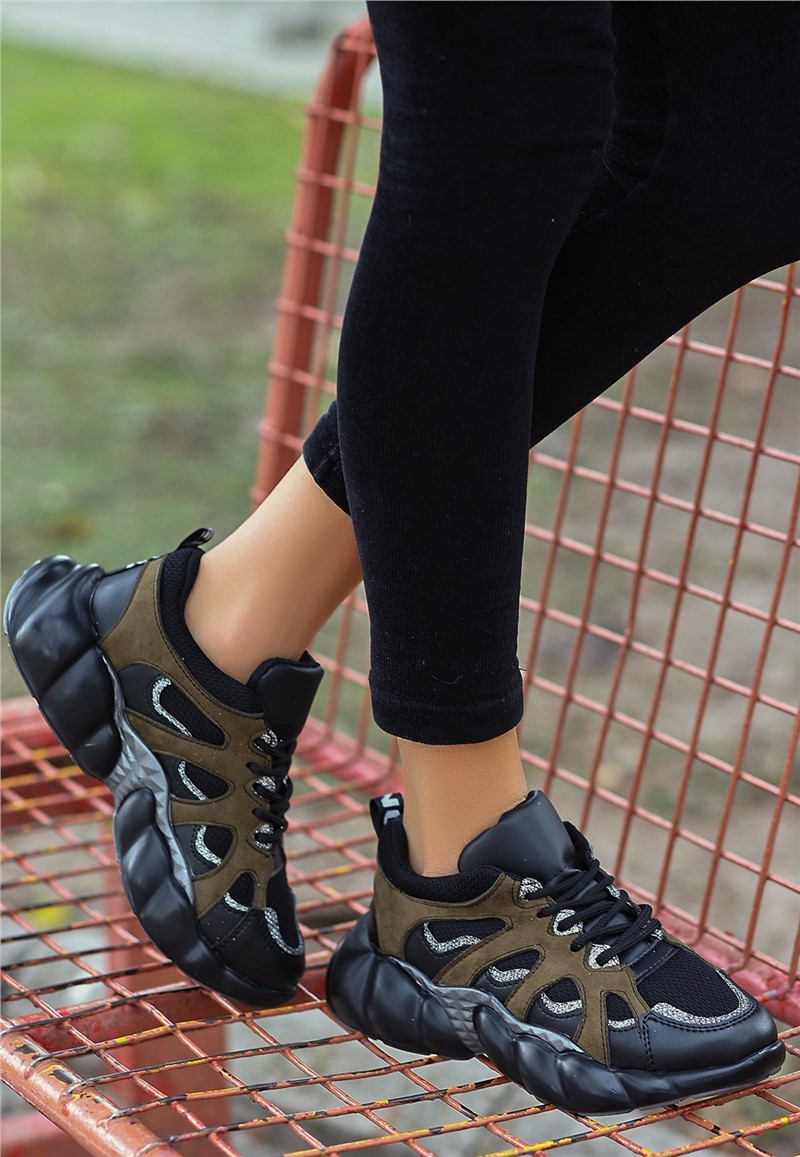 Scarpe sportive stringate da donna - nere con cachi #366448