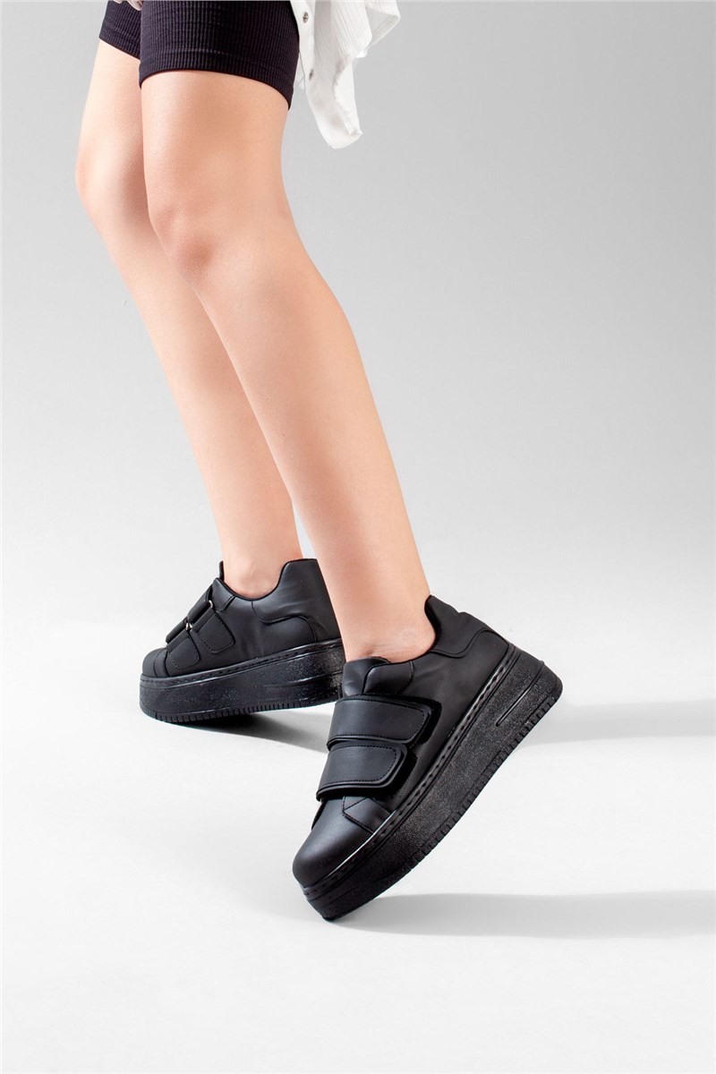 Scarpe sportive da donna con suola spessa - nere #384538